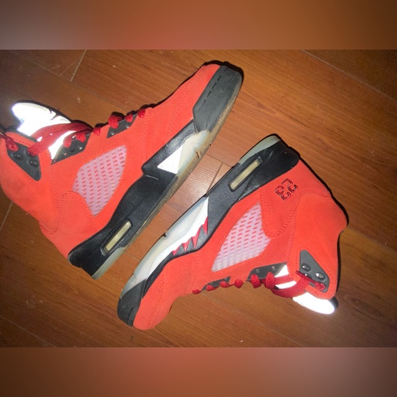 Brand new Jordan 5 retro raging bulls